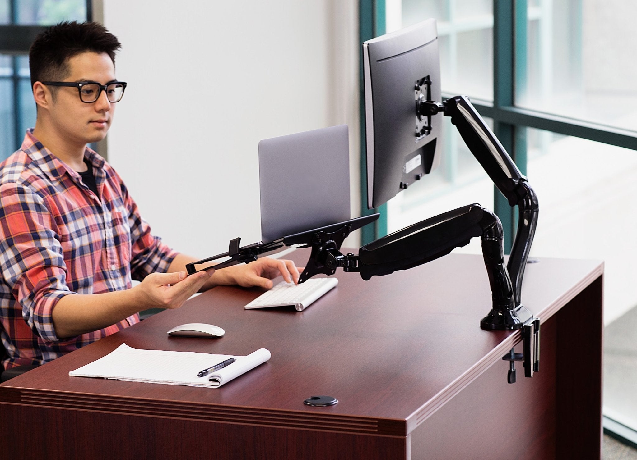 How To Ergonmically Use a Laptop - Mount-It!