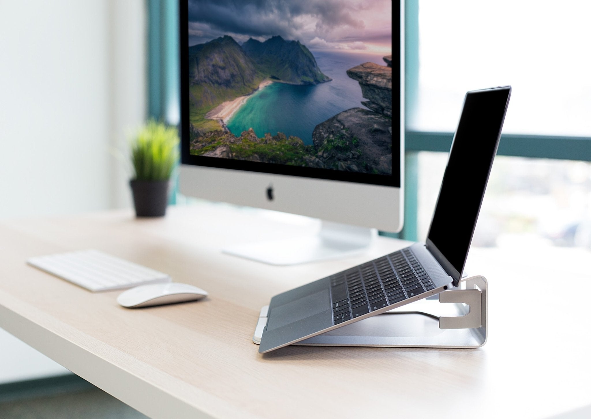 Why Get An Ergonomic Laptop Stand For Your Desk - Mount-It!