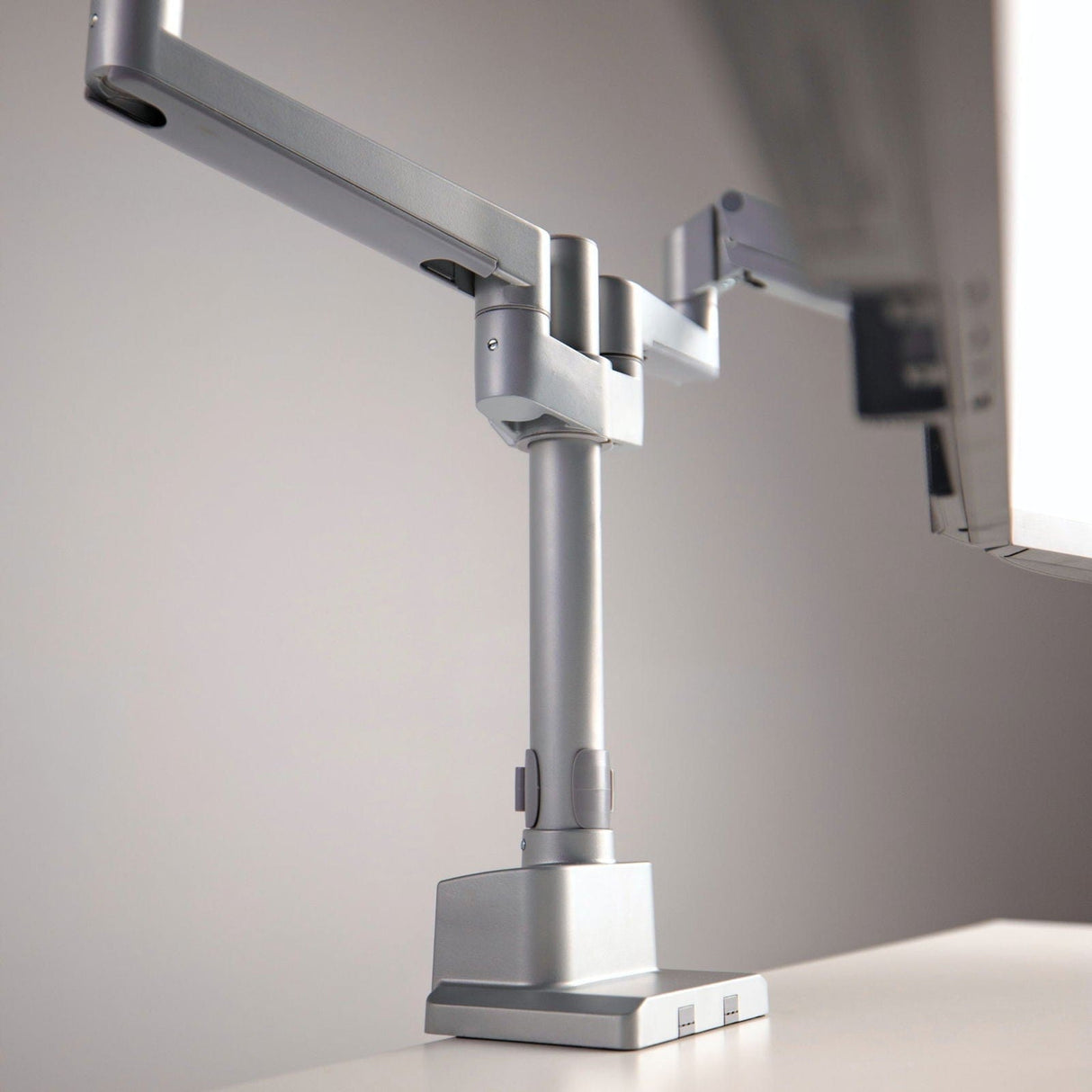 Monitor Mount - Full Motion Dual Monitor Desk Mount, Height Adjustable with Gas Spring Arms - Mount-It! - MI-6772