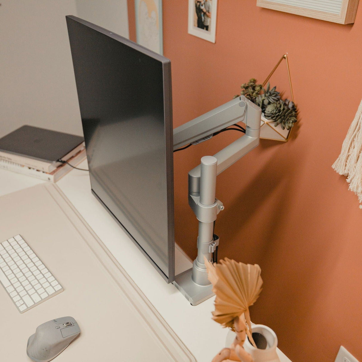 Monitor Mount - Full Motion Single Monitor Desk Mount, Height Adjustable with Gas Spring Arm - Mount-It! - MI-6771