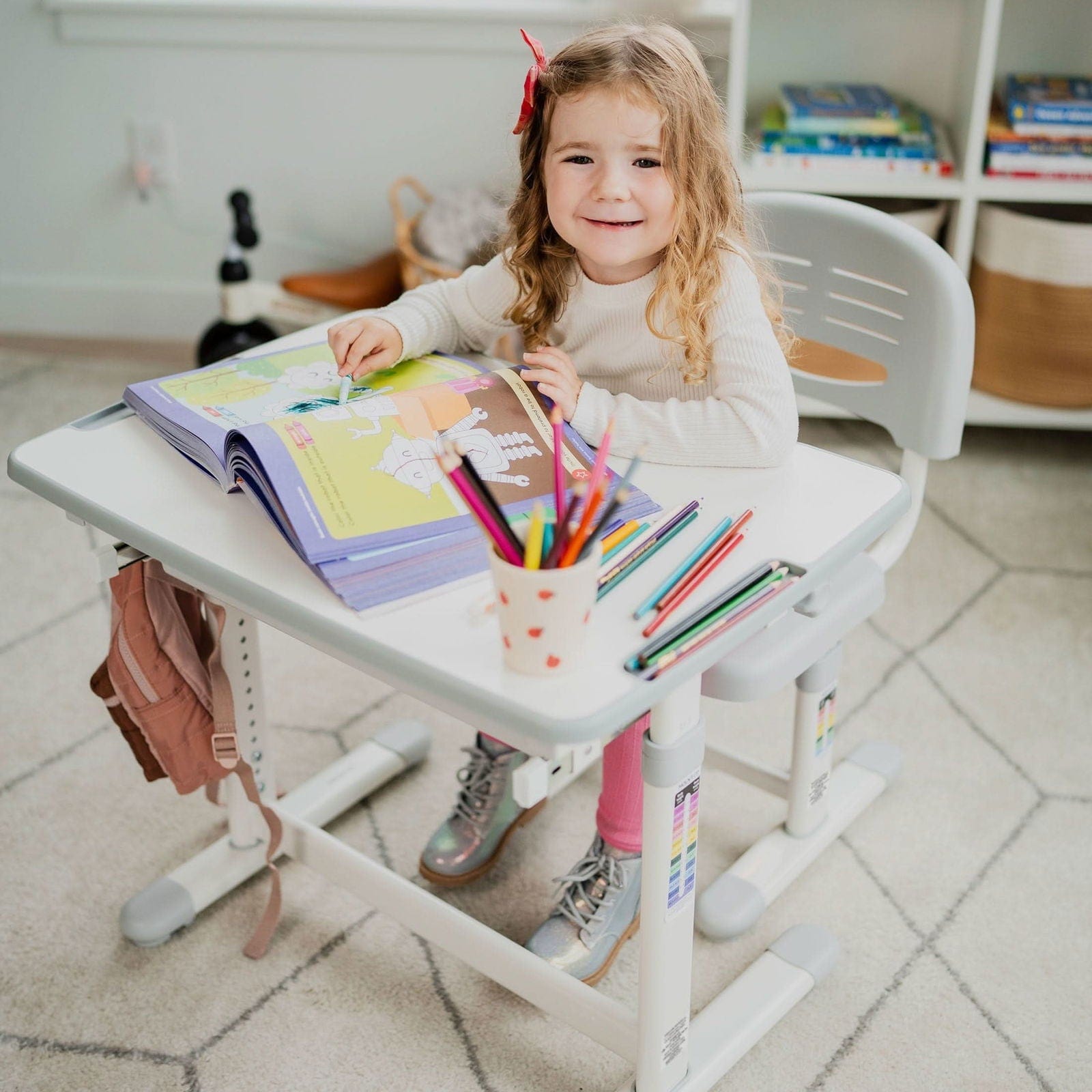 Kids Desk and Chair Set for Ages 3-10 – MI-10201 – Mount-It!
