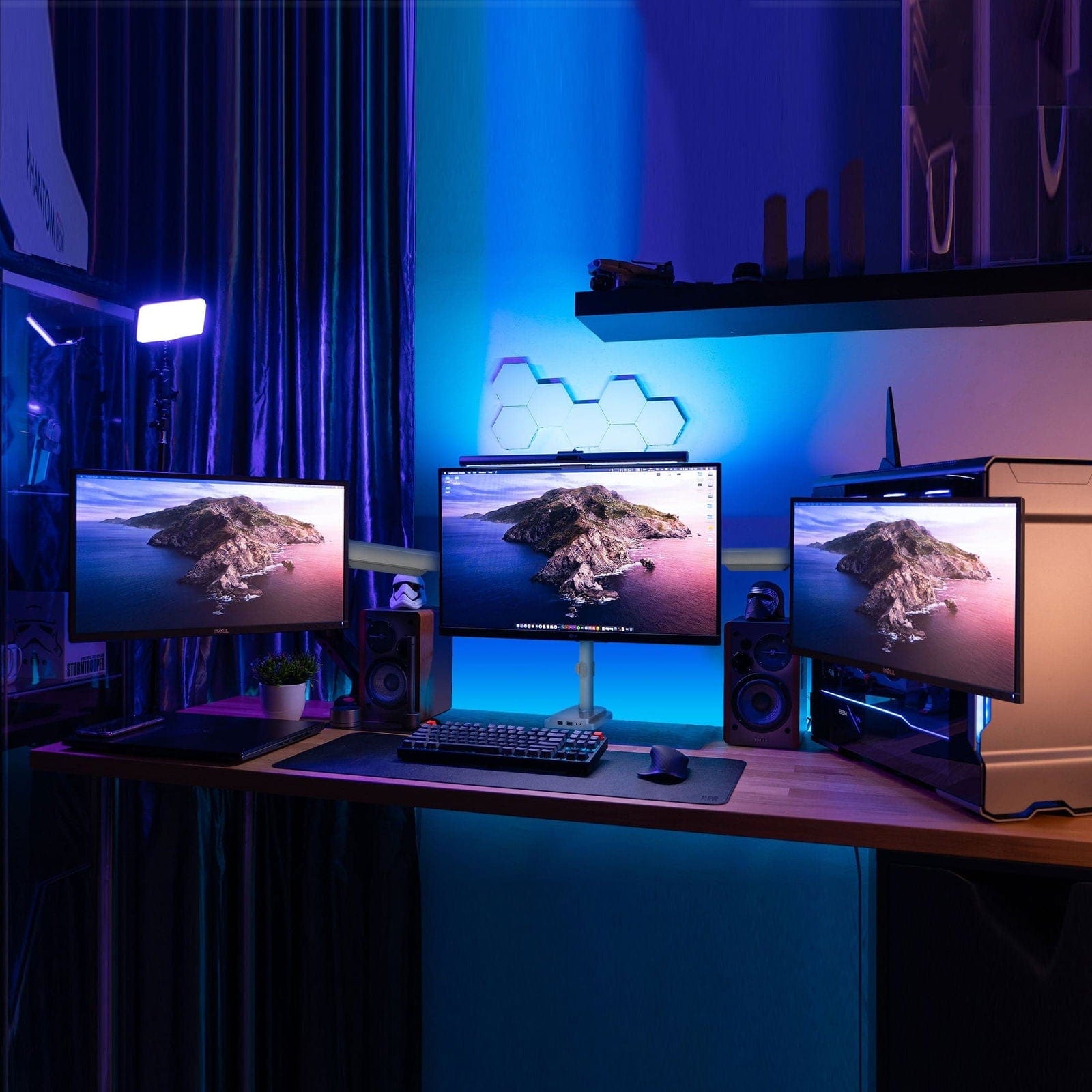 Mount It Triple Monitor Mount with USB MI 102753